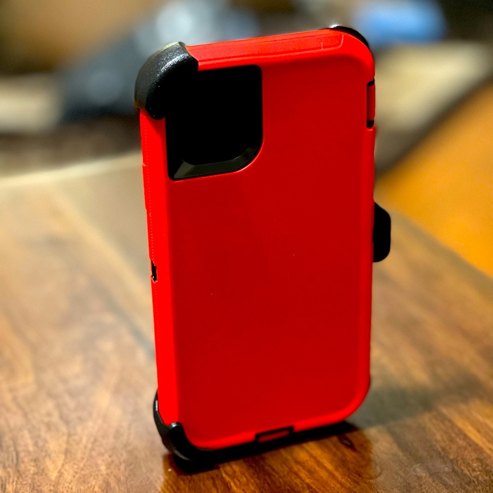 iPhone 11 Pro Max case with clip. ✅✅⭐️⭐️